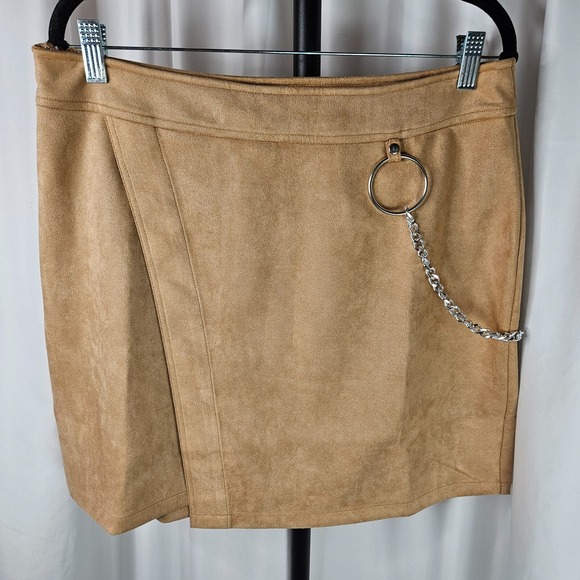 Dresses & Skirts - NWT's Soncy size 0 (14w?) faux‎ wrap lined suede skirt w/ chain Y2K Indie Grunge